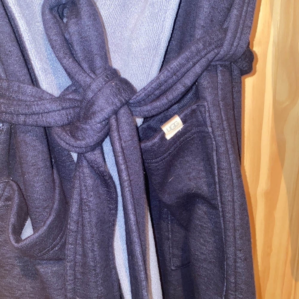 Ugg Robe! - image 2